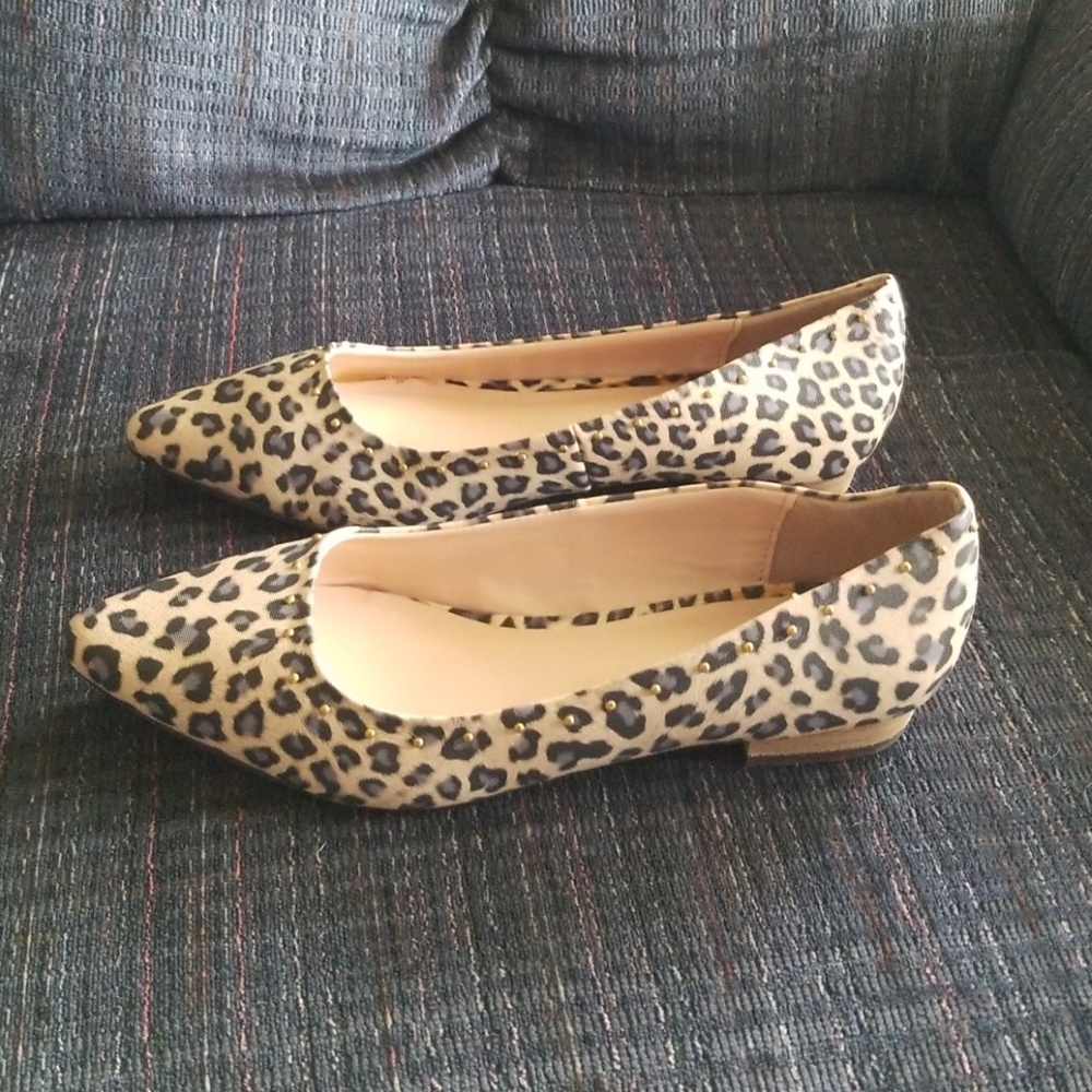 Leopard print dress shoes